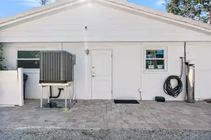 630 Venice Ln, Sarasota, FL 34242 - Photo 51