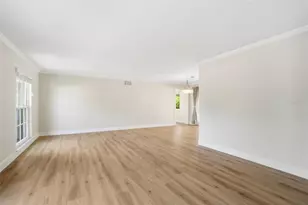 630 Venice Ln, Sarasota, FL 34242 - Photo 9