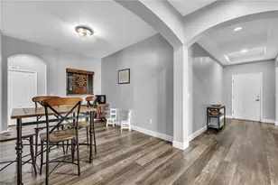 714 Griffen Heights Ct, Ruskin, FL 33570 - Photo 9