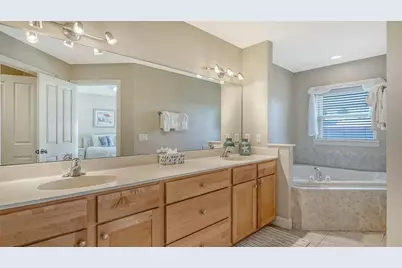 221 17th Street N, Bradenton Beach, FL 34217 - Photo 31