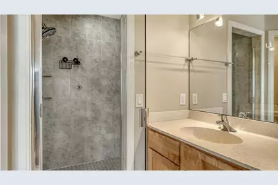 221 17th Street N, Bradenton Beach, FL 34217 - Photo 33