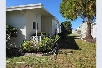 3235 Sweet Bay Terrace, Sarasota, FL 34237 - Photo 5