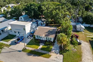 2530 Loma Linda St, Sarasota, FL 34239 - Photo 3