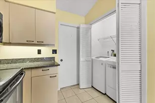 5459 Kelly Dr, Sarasota, FL 34233 - Photo 15