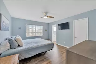 2401 Riverbluff Pkwy, Sarasota, FL 34231 - Photo 25