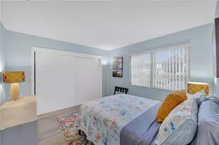 2401 Riverbluff Pkwy, Sarasota, FL 34231 - Photo 25