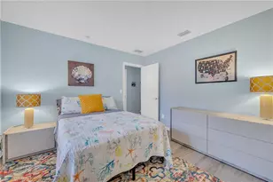 2401 Riverbluff Pkwy, Sarasota, FL 34231 - Photo 27