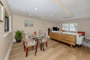 3208 Ramblewood Dr N, Sarasota, FL 34237 - Photo 9