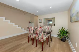 3208 Ramblewood Dr N, Sarasota, FL 34237 - Photo 7