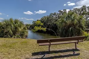 3208 Ramblewood Dr N, Sarasota, FL 34237 - Photo 29