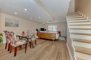 3208 Ramblewood Dr N, Sarasota, FL 34237 - Photo 11