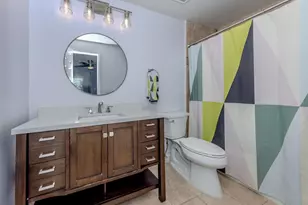 3208 Ramblewood Dr N, Sarasota, FL 34237 - Photo 19