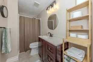 3208 Ramblewood Dr N, Sarasota, FL 34237 - Photo 23