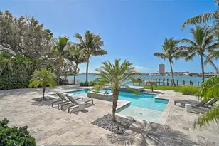 101 Seagull Ln, Sarasota, FL 34236 - Photo 1