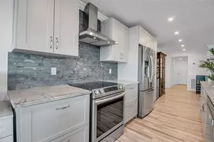 226 Golden Gate Point, Sarasota, FL 34236 - Photo 21