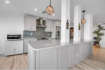 226 Golden Gate Point #21, Sarasota, FL 34236 - Photo 17