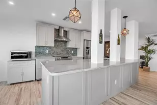 226 Golden Gate Point, Sarasota, FL 34236 - Photo 17