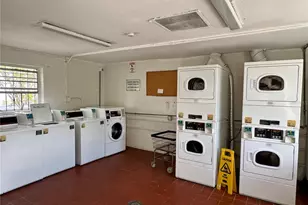 9205 Tudor Dr, Tampa, FL 33615 - Photo 39