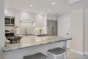 1212 Benjamin Franklin Dr, Sarasota, FL 34236 - Photo 9