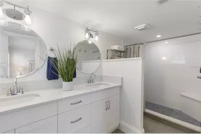 4390 Exeter Drive #206, Longboat Key, FL 34228 - Photo 21