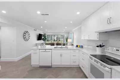 4390 Exeter Drive #206, Longboat Key, FL 34228 - Photo 15