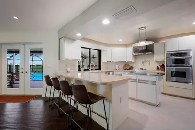 3705 Torrey Pines Boulevard, Sarasota, FL 34238 - Photo 9