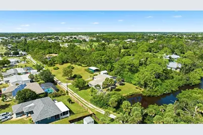 229 Stratford Road, Englewood, FL 34223 - Photo 5