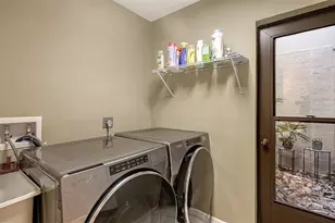 2367 Harbour Oaks Dr, Longboat Key, FL 34228 - Photo 31