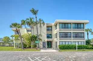 199 Whispering Sands Dr, Sarasota, FL 34242 - Photo 5