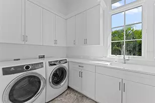 5840 Gulf of Mexico Dr, Longboat Key, FL 34228 - Photo 29