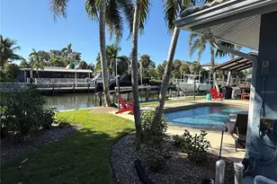 5569 Contento Dr, Sarasota, FL 34242 - Photo 3