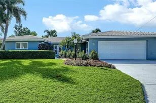 5569 Contento Dr, Sarasota, FL 34242 - Photo 7