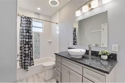 8323 Barton Farms Boulevard, Sarasota, FL 34240 - Photo 9