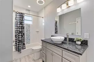 8323 Barton Farms Blvd, Sarasota, FL 34240 - Photo 9