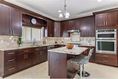 8323 Barton Farms Boulevard, Sarasota, FL 34240 - Photo 5