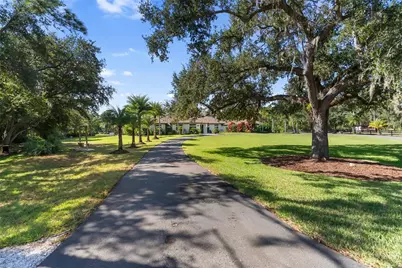 18702 69th Avenue E, Bradenton, FL 34211 - Photo 3