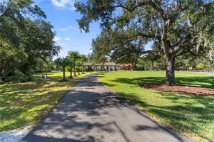 18702 69th Ave E, Bradenton, FL 34211 - Photo 3