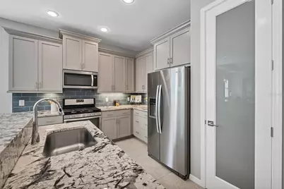 2985 Trustee Avenue, Sarasota, FL 34243 - Photo 11