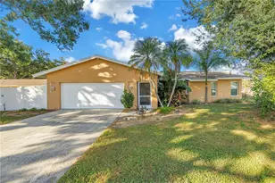 813 Cypress Wood Ln, Sarasota, FL 34243 - Photo 3
