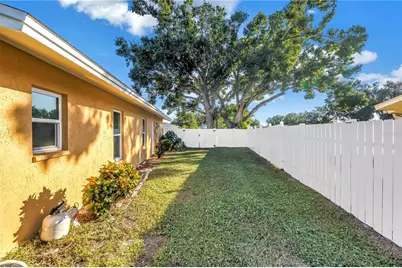 813 Cypress Wood Lane, Sarasota, FL 34243 - Photo 35