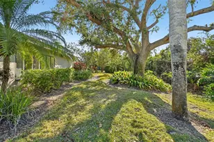3880 Wilshire Cir, Sarasota, FL 34238 - Photo 39