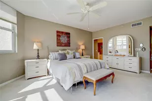 1800 Benjamin Franklin Dr, Sarasota, FL 34236 - Photo 15