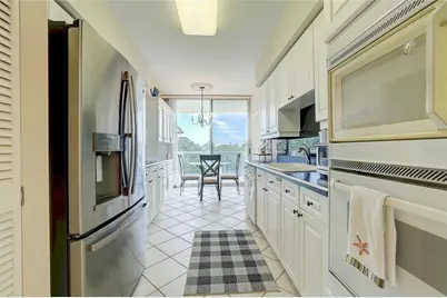 1800 Benjamin Franklin Drive #A202, Sarasota, FL 34236 - Photo 7