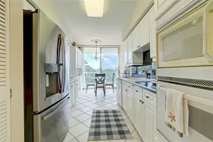 1800 Benjamin Franklin Dr, Sarasota, FL 34236 - Photo 7