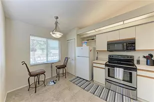 4366 Madeira Ct, Sarasota, FL 34233 - Photo 9