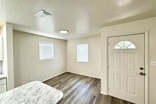 1031 3rd St W, Bradenton, FL 34205 - Photo 11