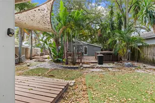 611 Palm Ave N, Saint Petersburg, FL 33703 - Photo 13