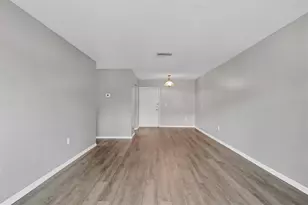 5507 Fountain Lake Cir, Bradenton, FL 34207 - Photo 9