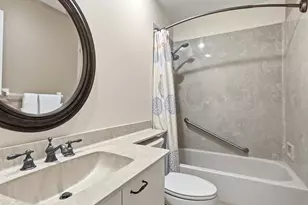 4542 Kingsmere, Sarasota, FL 34235 - Photo 17