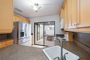 2767 Horseshoe Ct, Sarasota, FL 34235 - Photo 17